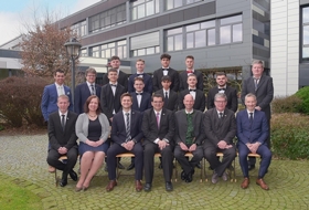 Weiße Fahne für die Fachschüler der HTL Zeltweg