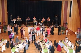 5. Knittelfelder „Blütenpracht-Ball“