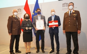 Sägewerk Bichler als feuerwehrfreundlicher Arbeitgeber ausgezeichnet