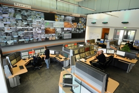 Bessere Beschilderungen und Bodenmarkierungen gegen Geisterfahrer