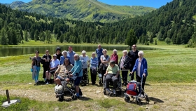 Bewohner:innen erkunden die Seetaler Alpen und genießen die Frischluft